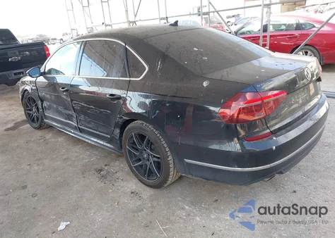 2017 Volkswagen Passat 1.8T R-Line z USA, uszkodzony, nr VIN 1VWDT7A39HC044693